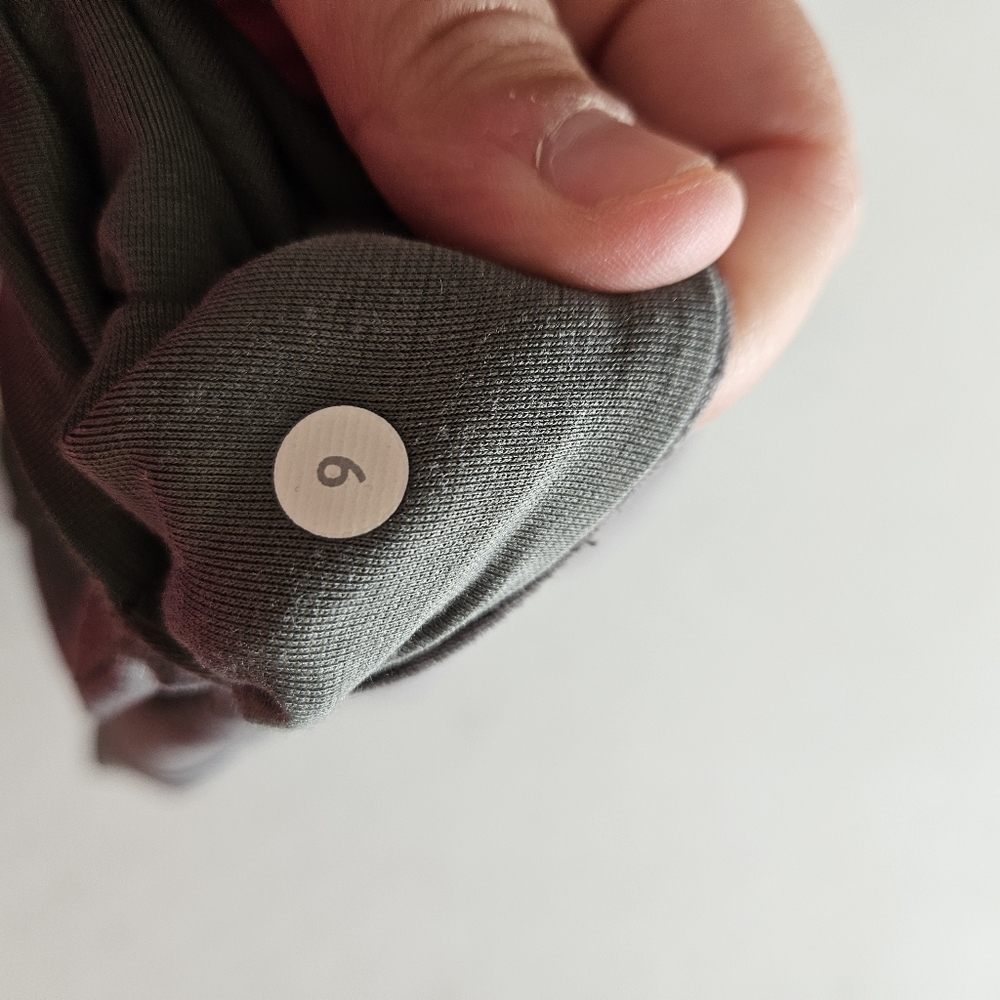 Lululemon size 6 grey